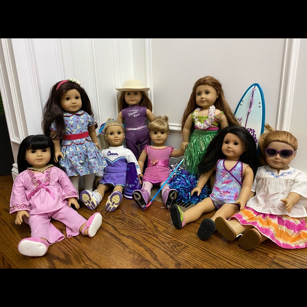American Girl Dolls. BUNDLE of dolls plus accessories